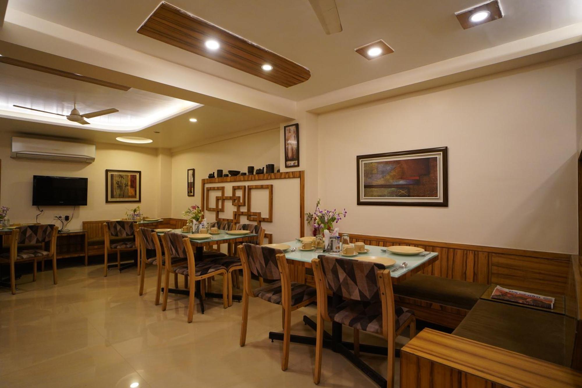 Hotel Gk Palace Bhopal Exterior foto